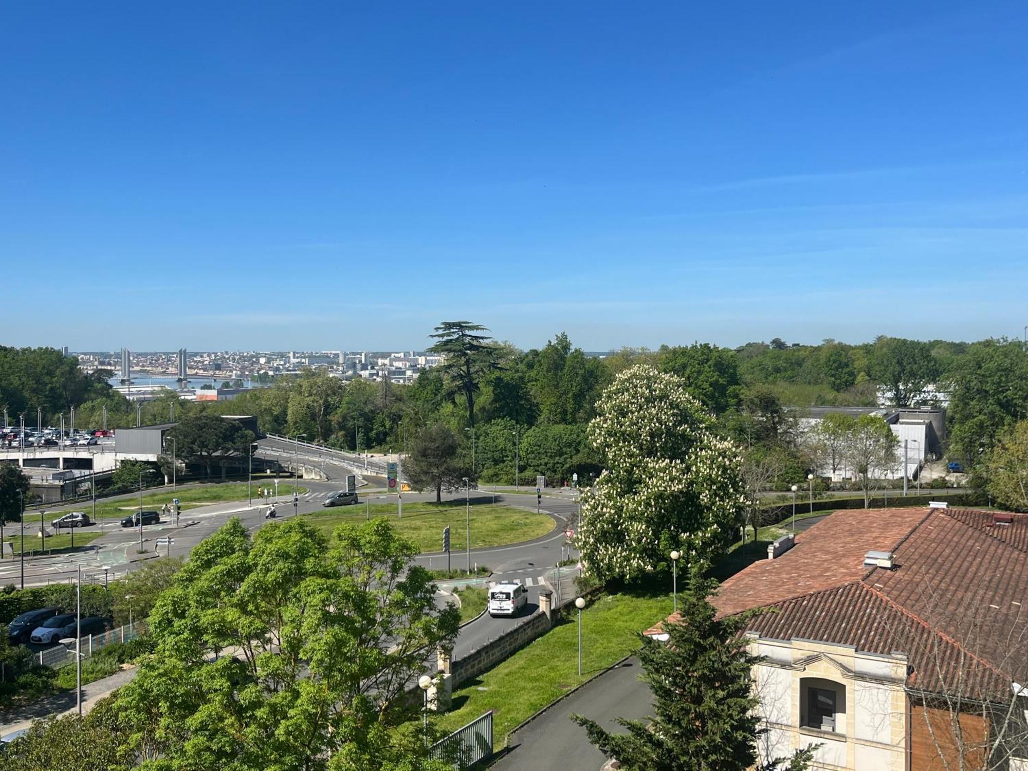Апартаменты Le Panorama - Chaleureux Et Cosy - Proche Bordeaux Лормон Экстерьер фото